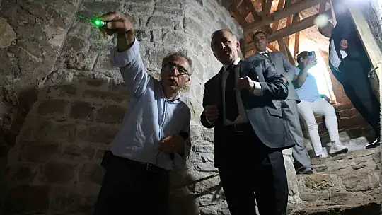Vali Hatipoğlu, Harput Kalesi'ndeki kazı ve restorasyon çalışmalarını inceledi