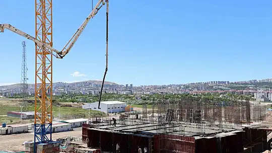 Vali Toraman: '5 bin 155 konutun inşaatına başlandı ve devam ediyor'