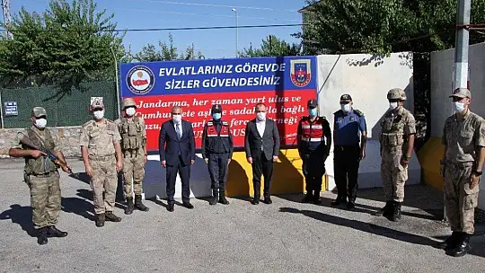 Vali Yırık'tan sürücülere şeker, kolonya