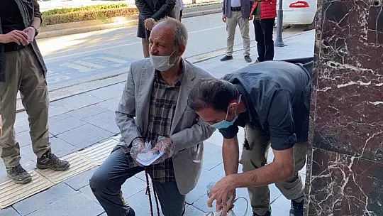 Validen gönüllere dokunan hareket, hepsini satın aldı evine gönderdi