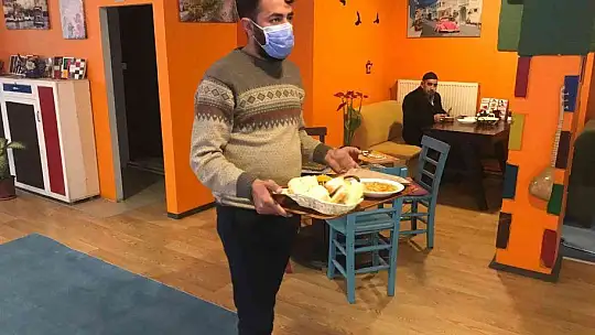 3 çeşit yemeği 10 liradan satmaya başladılar