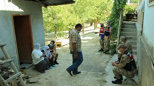 Vefalı Mehmetçik, kayıp olduktan sonra bulduğu nineyle bir araya geldi