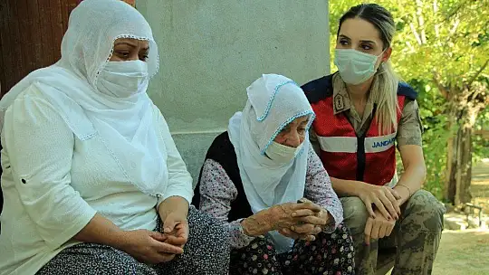 Vefalı Mehmetçik, kayıp olduktan sonra bulduğu nineyle bir araya geldi