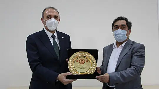 Fırat Üniversitesi Çiftçi Eğitim Merkezinde 'Arı Yetiştiriciliği' Sertifika Töreni Düzenlendi