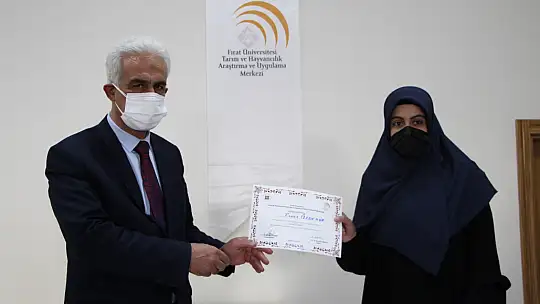 Fırat Üniversitesi Çiftçi Eğitim Merkezinde 'Arı Yetiştiriciliği' Sertifika Töreni Düzenlendi