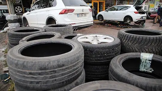 Yağış geldi, yasak başlamadan oto lastikçilerde yoğunluk başladı