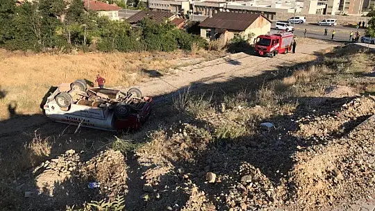 Yakıt tankeri devrildi, facianın eşiğinden dönüldü