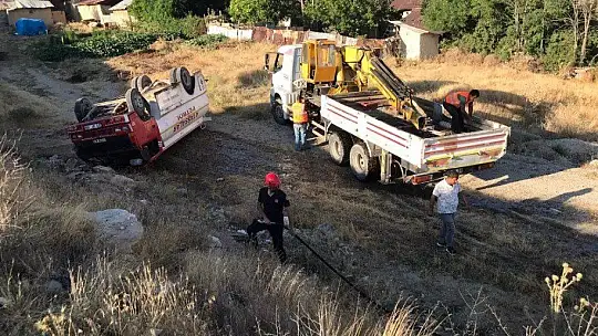 Yakıt tankeri devrildi, facianın eşiğinden dönüldü