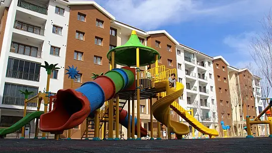 Yarım asırlık evlerden yeni konutlara Elazığ'da dönüşüm sürüyor