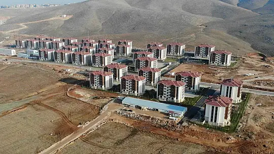 Yarım asırlık evlerden yeni konutlara Elazığ'da dönüşüm sürüyor