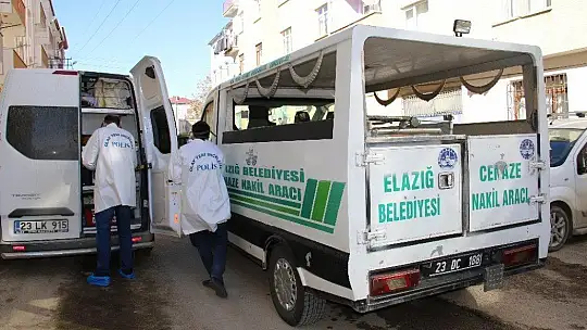 Yaşlı adam evinde ölü bulundu, ondan geriye köpeği kaldı