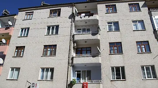 Yaşlı adam evinde ölü bulundu, ondan geriye köpeği kaldı