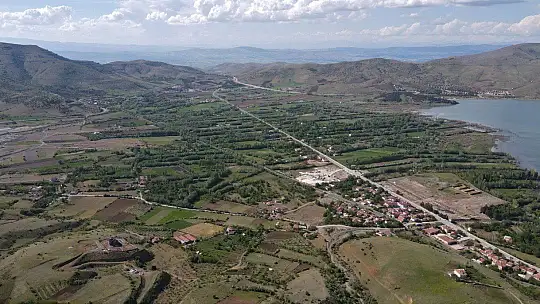 Yeşile bürünen Sivrice muhteşem doğasıyla cezbediyor