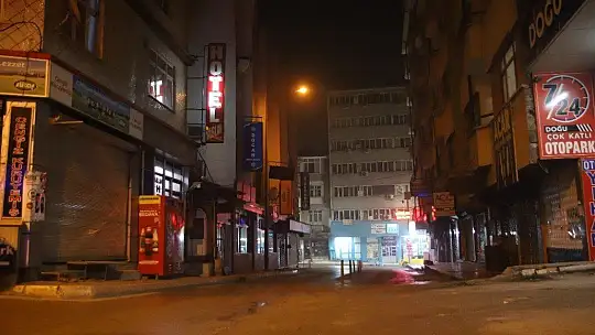 Yılbaşı kısıtlamasıyla deprem bölgesi Elazığ'da sessizliğe büründü