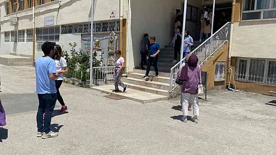 YKS'nin ilk oturumu tamamlandı