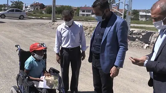 Yolda karşılaştığı başkandan akülü araç isteyen engelli Veysel'e bayram sürprizi