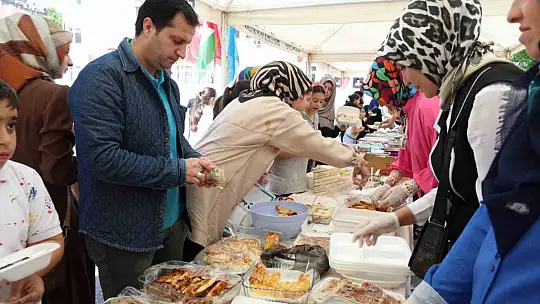 Yüzlerce öğrenci ve veliden anlamlı etkinlik