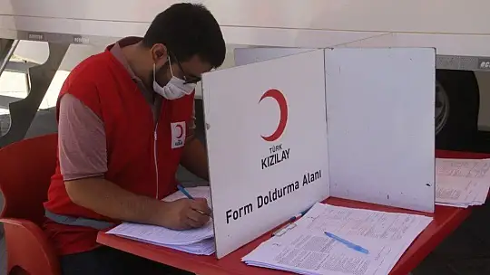 Zafer Bayramı'nın 98'inci yılında 98 gönüllüden kan bağışı