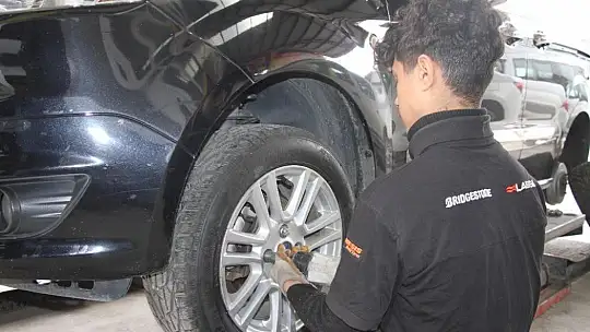 Zorunlu kış lastiği öncesi oto lastikçilerde yoğunluk