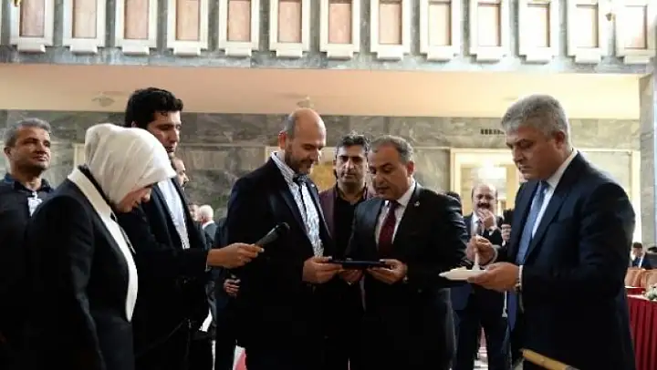 Bulut'tan Balık İkramlı Meclis Kaydı