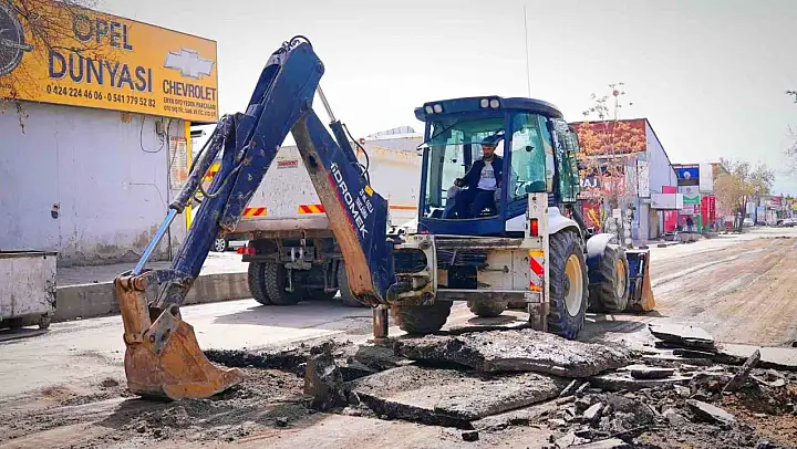 Sanayi Sitesinde bulunan yol, Elazığ Belediyesi tarafından yenilendi