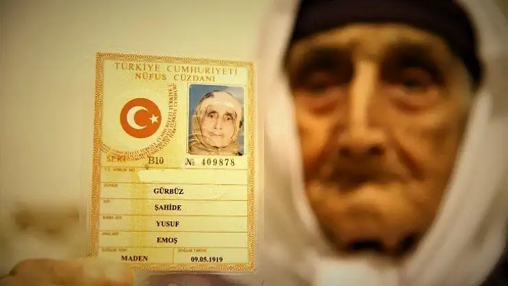 102 Yaşında Covid-19'u Evinde Yendi