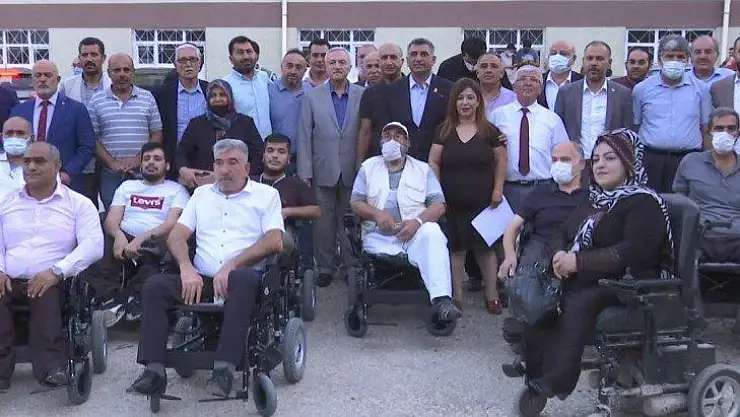 AED'den 33 akülü tekerlekli sandalye