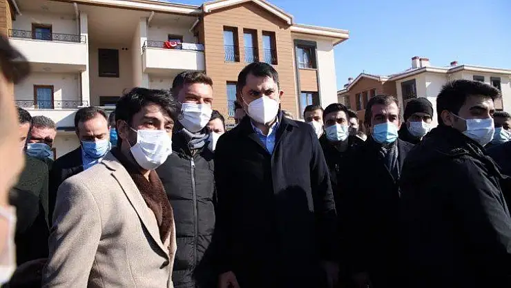 Bakan Kurum, Deprem Konutlarını İnceledi