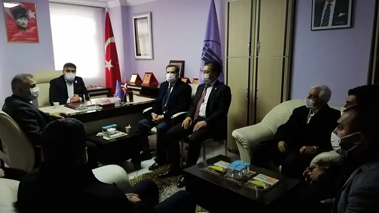 Başkan Özdoğan, Esnafın Sorunlarını Dosya Olarak Sundu