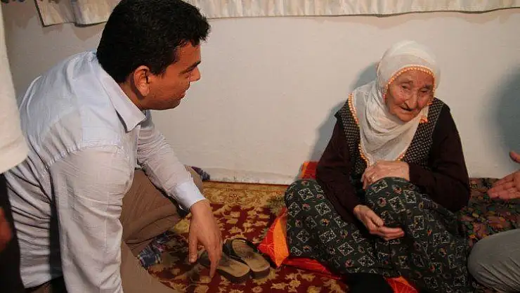 Depremden etkilenen köyleri gezen Kaymakam Şahin: 'Devletimiz burada vatandaşlarımızın tüm ihtiyaçlarını giderecektir'