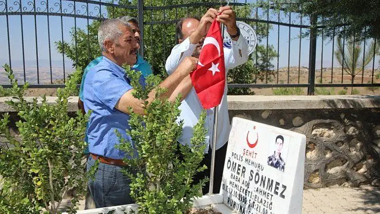 Elazığ'da 15 Temmuz öncesi şehit mezarlıkları temizlendi