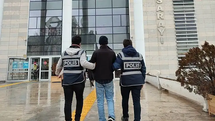 Kombi çaldıktan sonra yakalandı