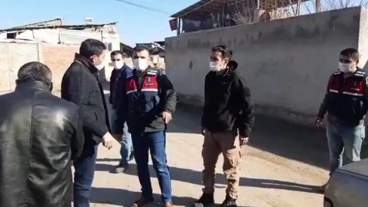 Elazığ'da bazı evler hasar gördü, sokağa çıkma kısıtlamasına esneklik sağlandı