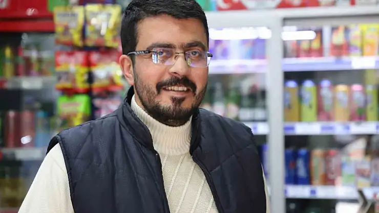 İnsanlık ölmemiş dedirten olay: Bulduğu paranın sahibini arıyor