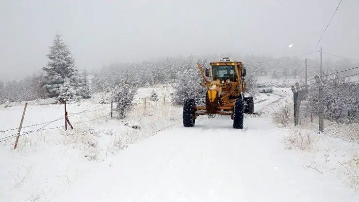 Elazığ'da kar nedeniyle 13 köy yolu ulaşıma kapalı