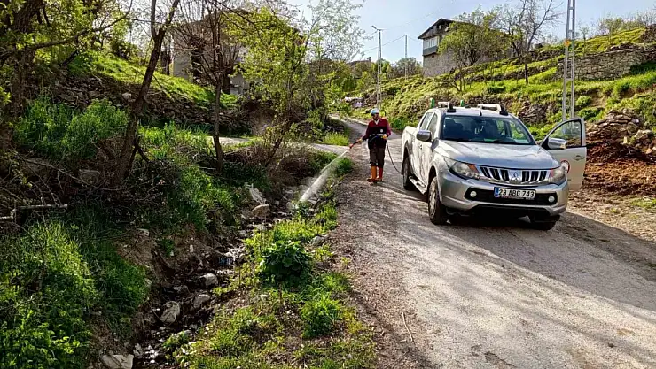 Elazığ'da larva ile mücadele sürüyor