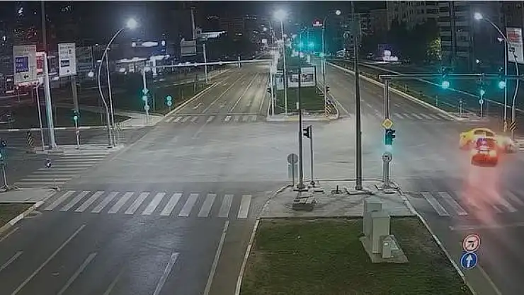 Elazığ'da taksiyle otomobil çarpıştı: 2 yaralı