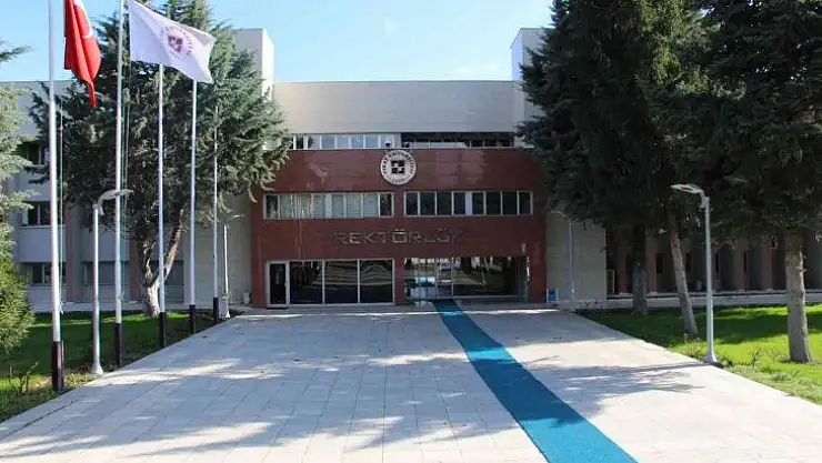 Araştırma görevlisi açığa alındı.