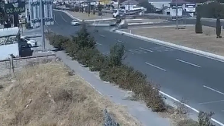 Elazığ'daki kaza güvenlik kameralarına yansıdı