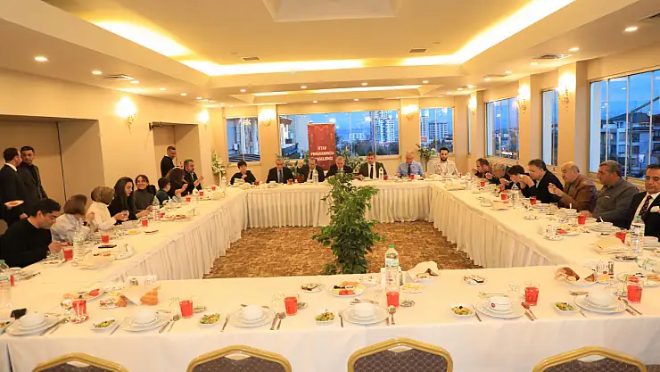 EKSPRES MEDYA'nın Geleneksel İftar Programı İş Dünyası Ve Protokolü Bir Araya Getirdi