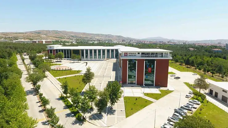 FÜ, Türkiye'deki üç üniversiteden biri oldu