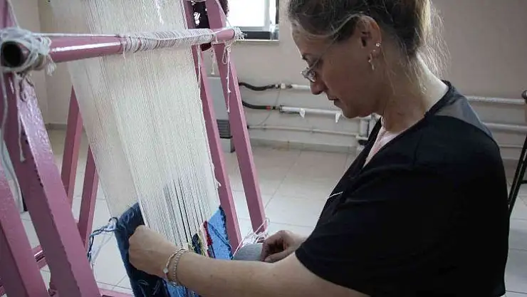Geleneksel kilim dokuma kadınlara emanet.