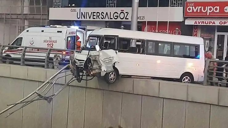 Akıl Almaz Kazada 7 Kişi Yaralandı