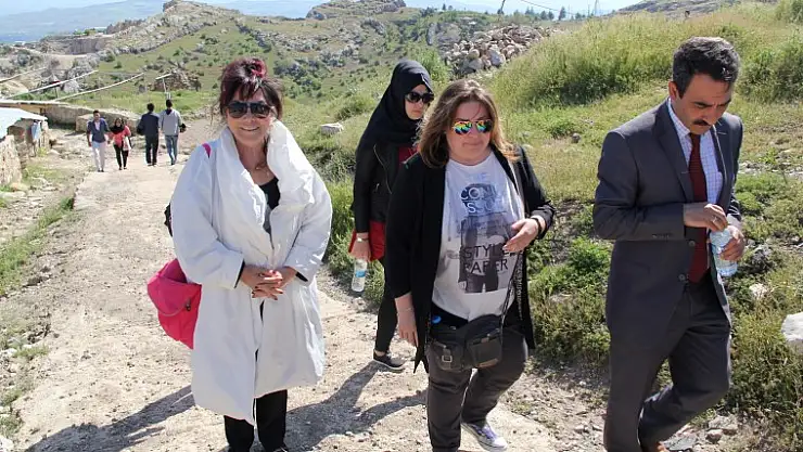 Çayda Çıra Film Festivalinin Konukları Harput'u Gezdi