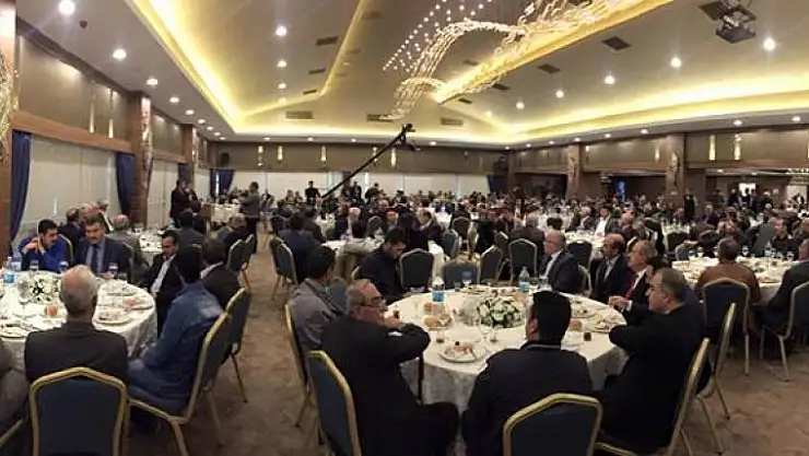 Ak Parti Adayları Muhtarlarla Buluştu