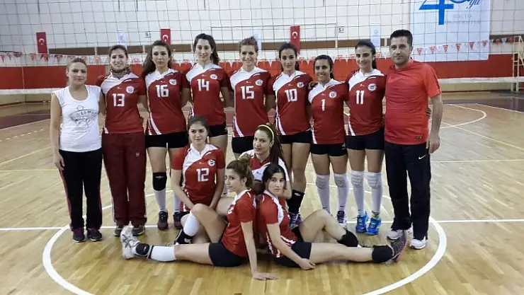 Fırat Üniversitesi Bayan Voleybol Takımı Finale Kaldı