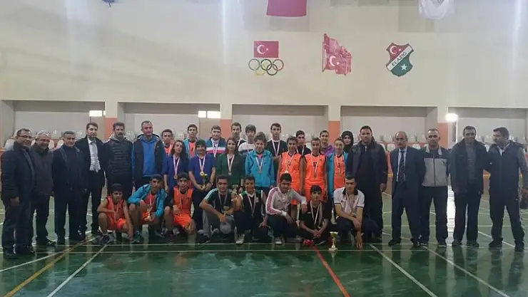 Okullar Arası Badminton Müsabakaları Sonuçlandı
