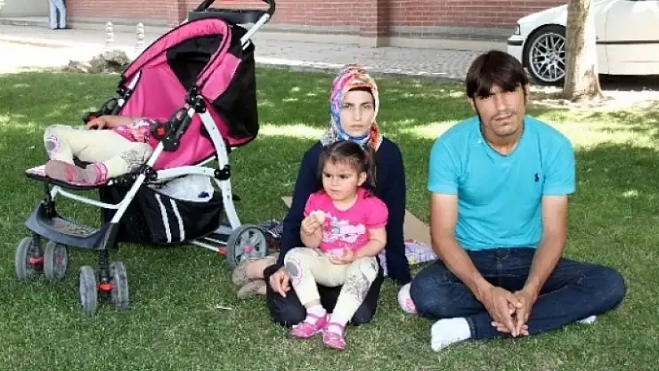 Otogarda Kalan Aile İzmir'e Gönderildi