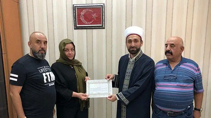 İslamiyet'ten etkilen Bulgaristanlı kadın, Müslüman oldu