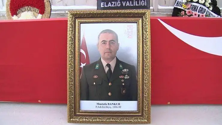 Kalp krizi geçiren Astsubay Başçavuş Bankur, memleketinde son yolcuğuna uğurlandı